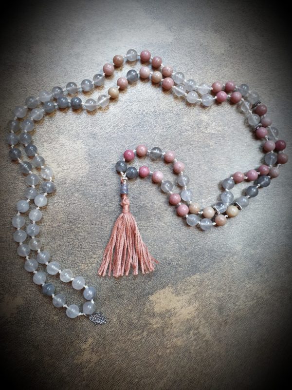 Collier mala, pierres quartz gris et rhodonite