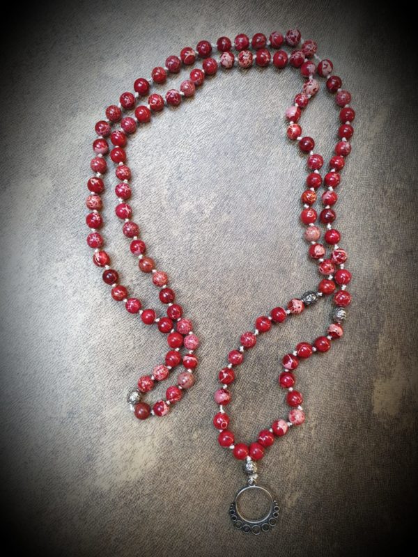 Collier mala, pierres jaspe rouge
