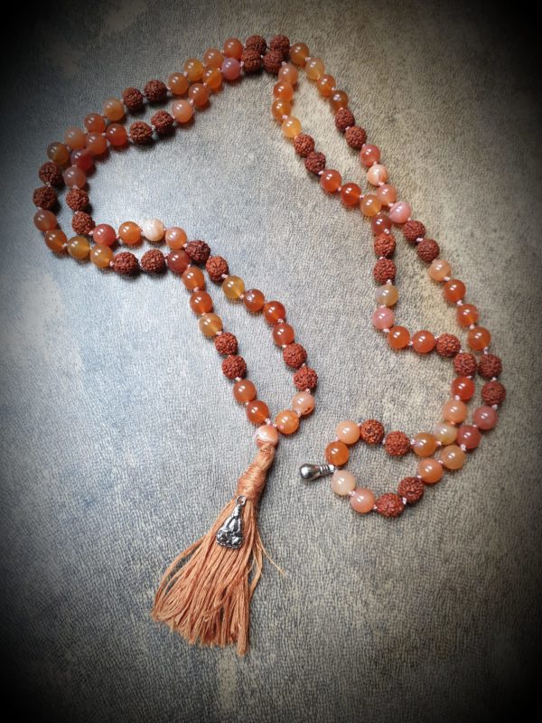 Collier mala, agate feu et rudraskha