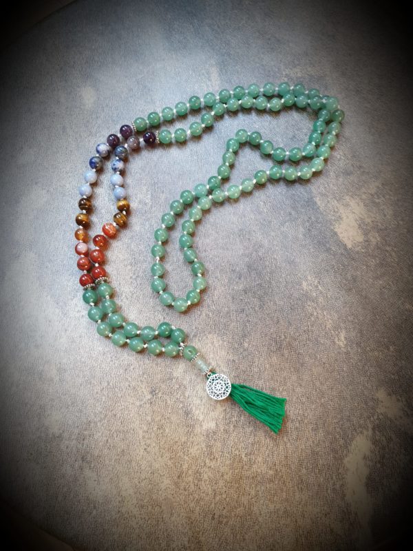 Collier mala - chakra - anahata (chakra du coeur- 4) - 8 mm