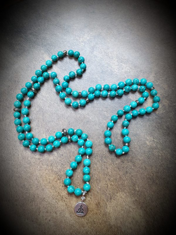 Collier mala, pierres semi-précieuses turquoise de Chine