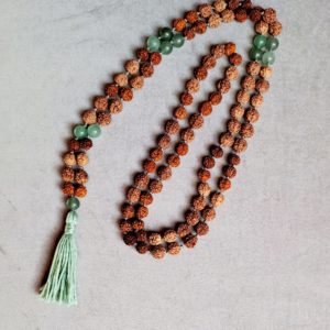 Mala rudraskha et pierres semi-précieuses aventurine verte (8mm, qualité A)